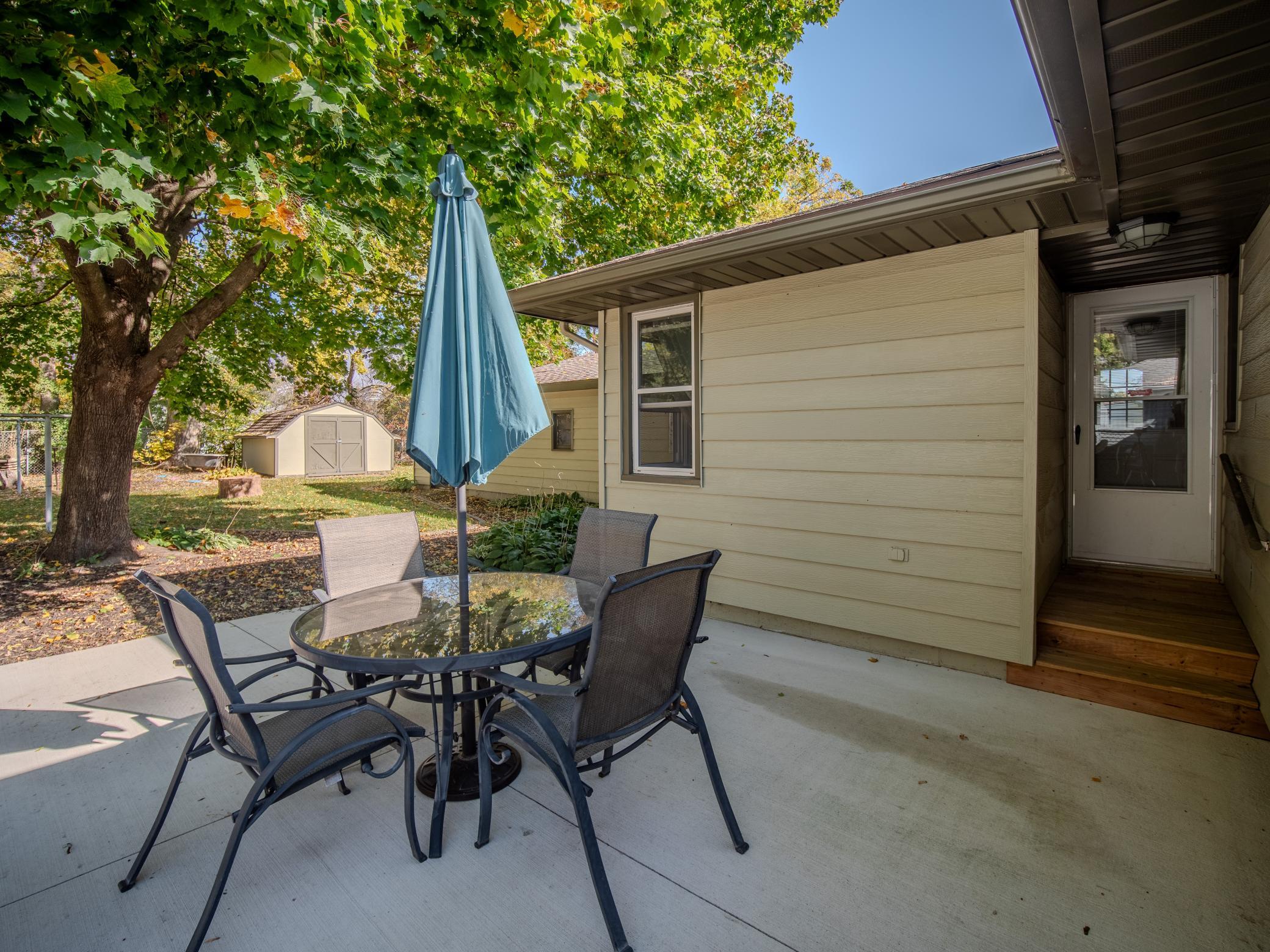main property photo 6