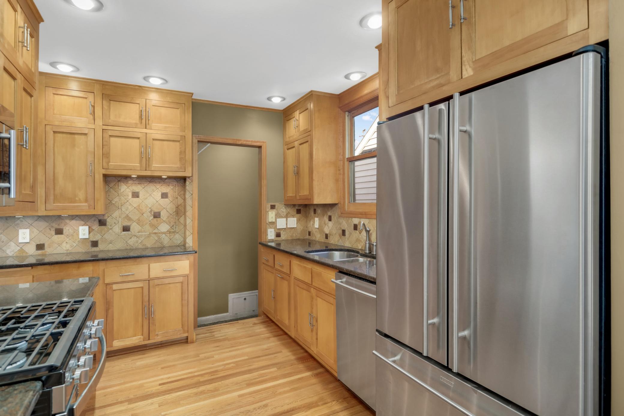 main property photo 19
