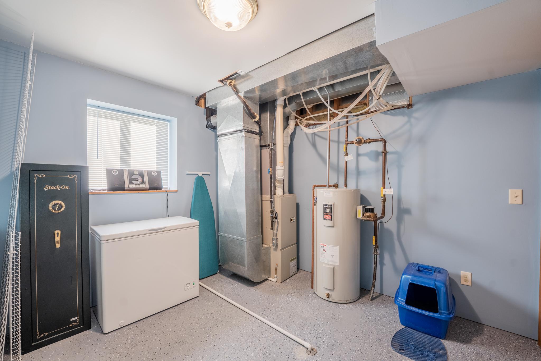 main property photo 30