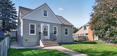 image of property with 3 Bed | 1 Bath | 1,120 Sqft