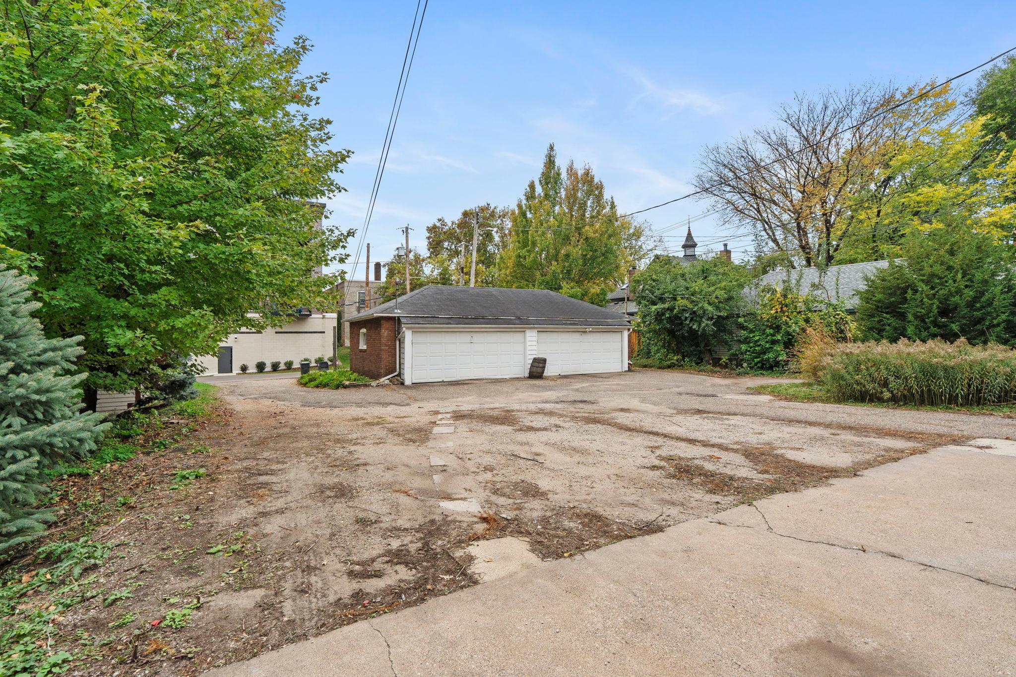 main property photo 78