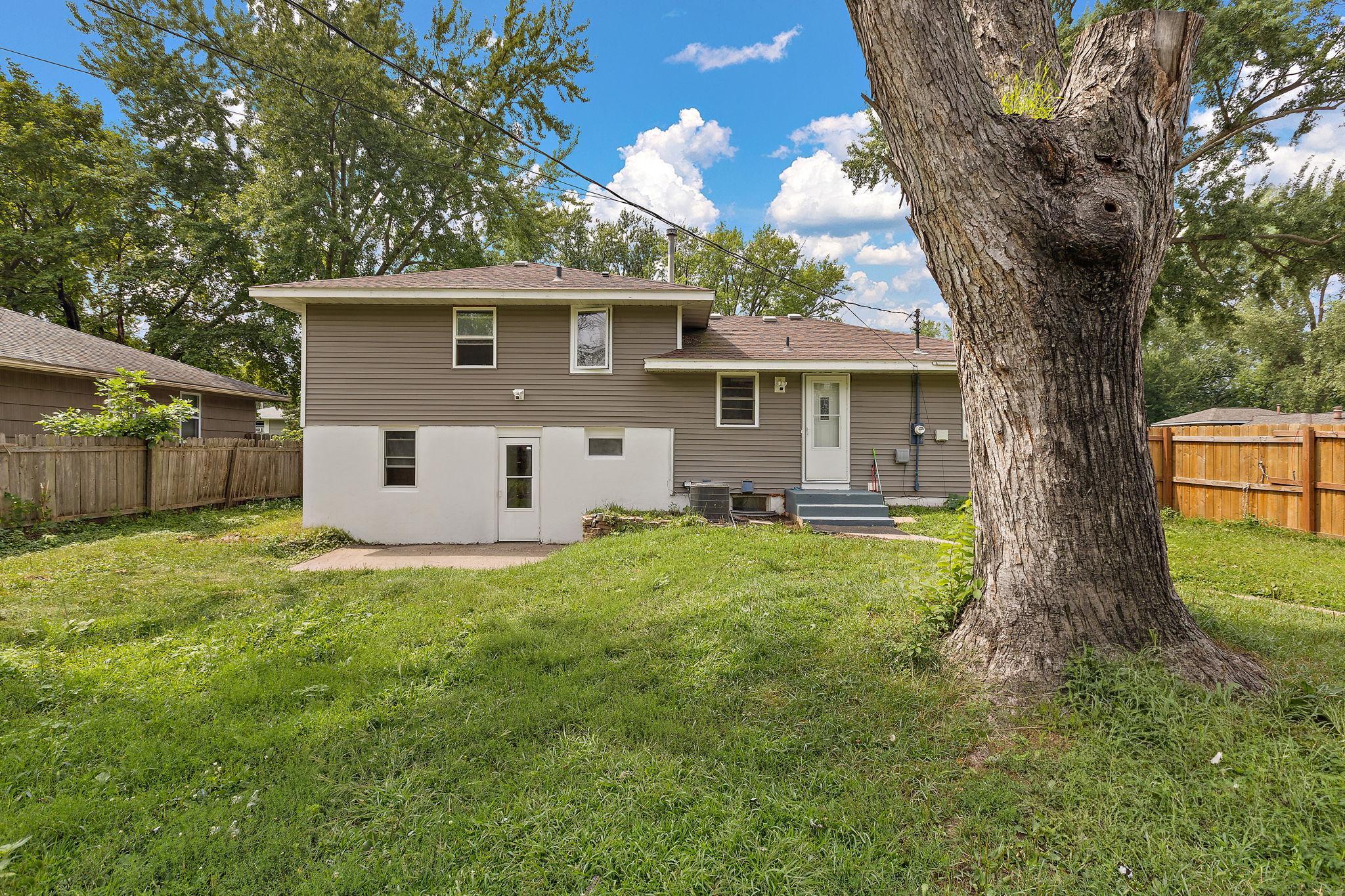 main property photo 30