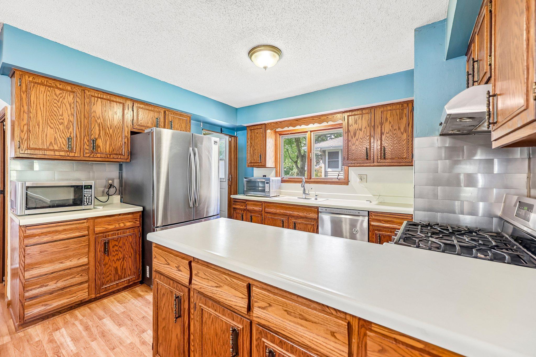 main property photo 5