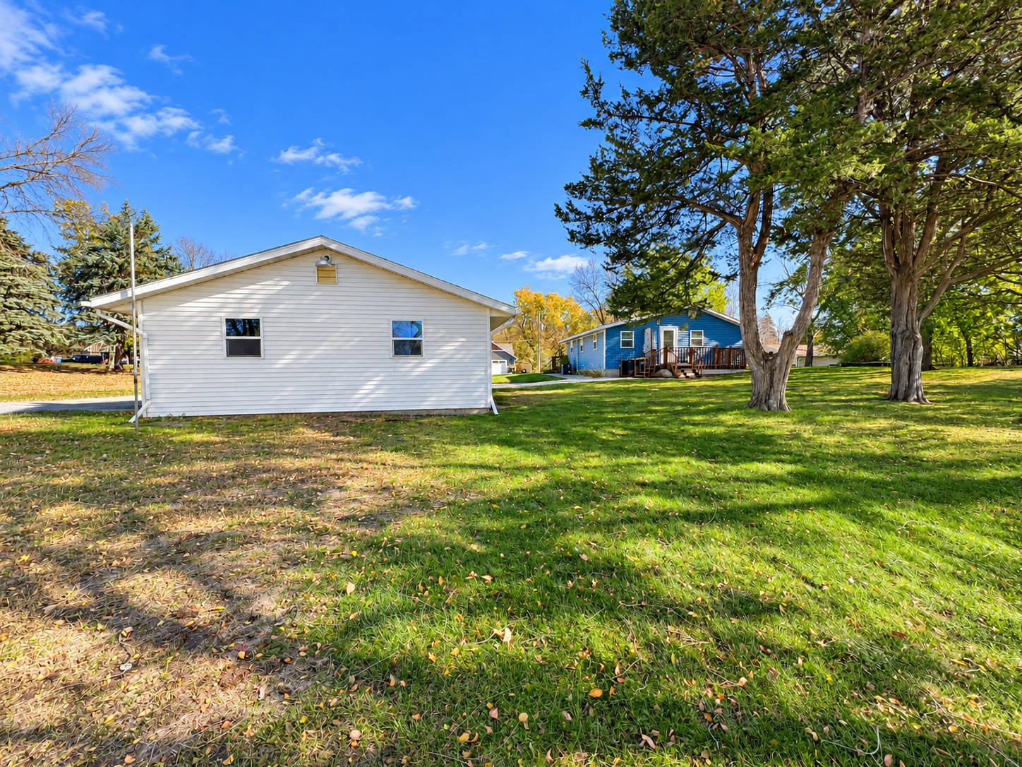 main property photo 28