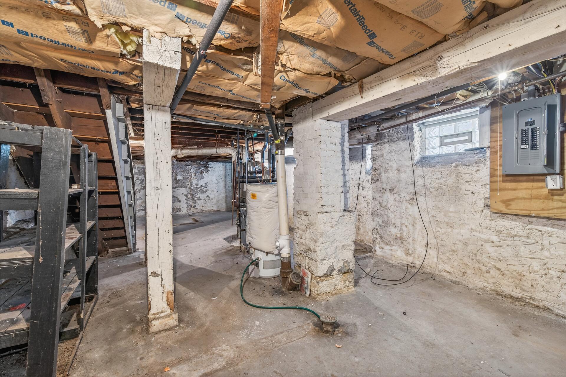 main property photo 34