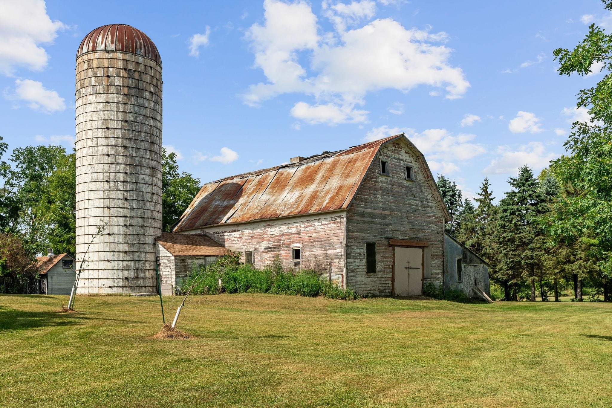 main property photo 15
