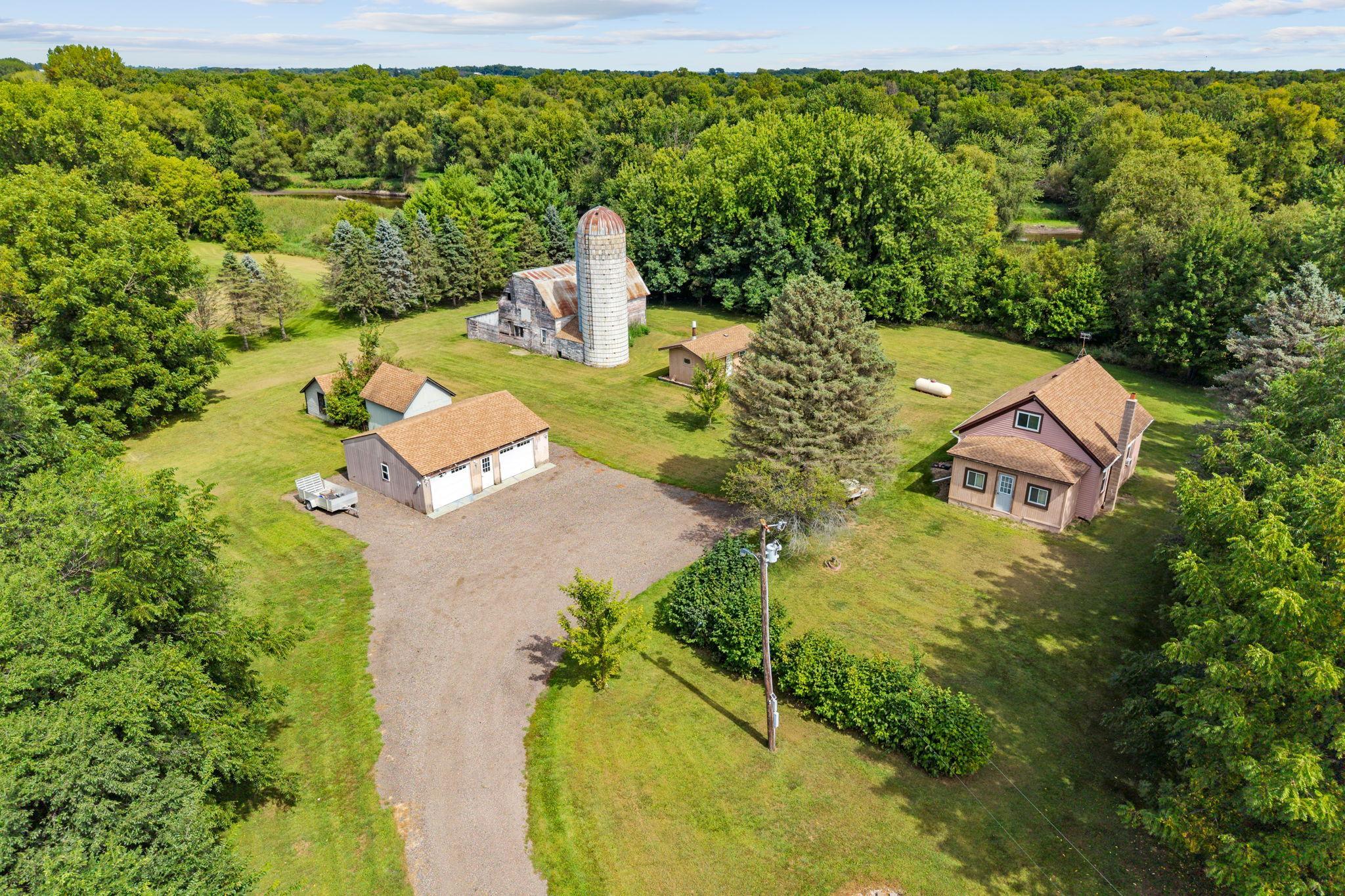 main property photo 18