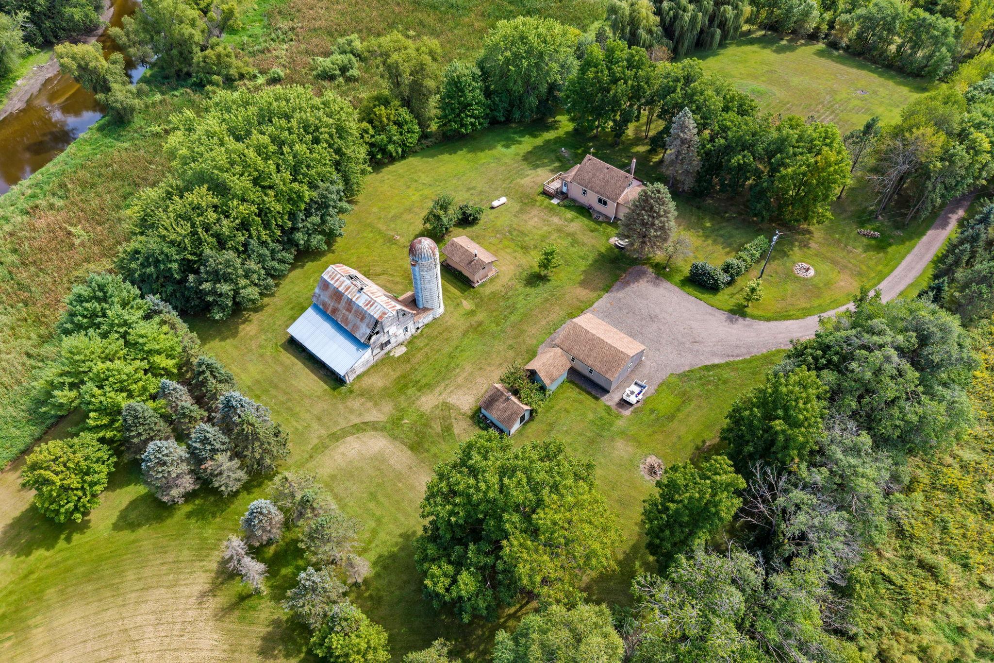 main property photo 20
