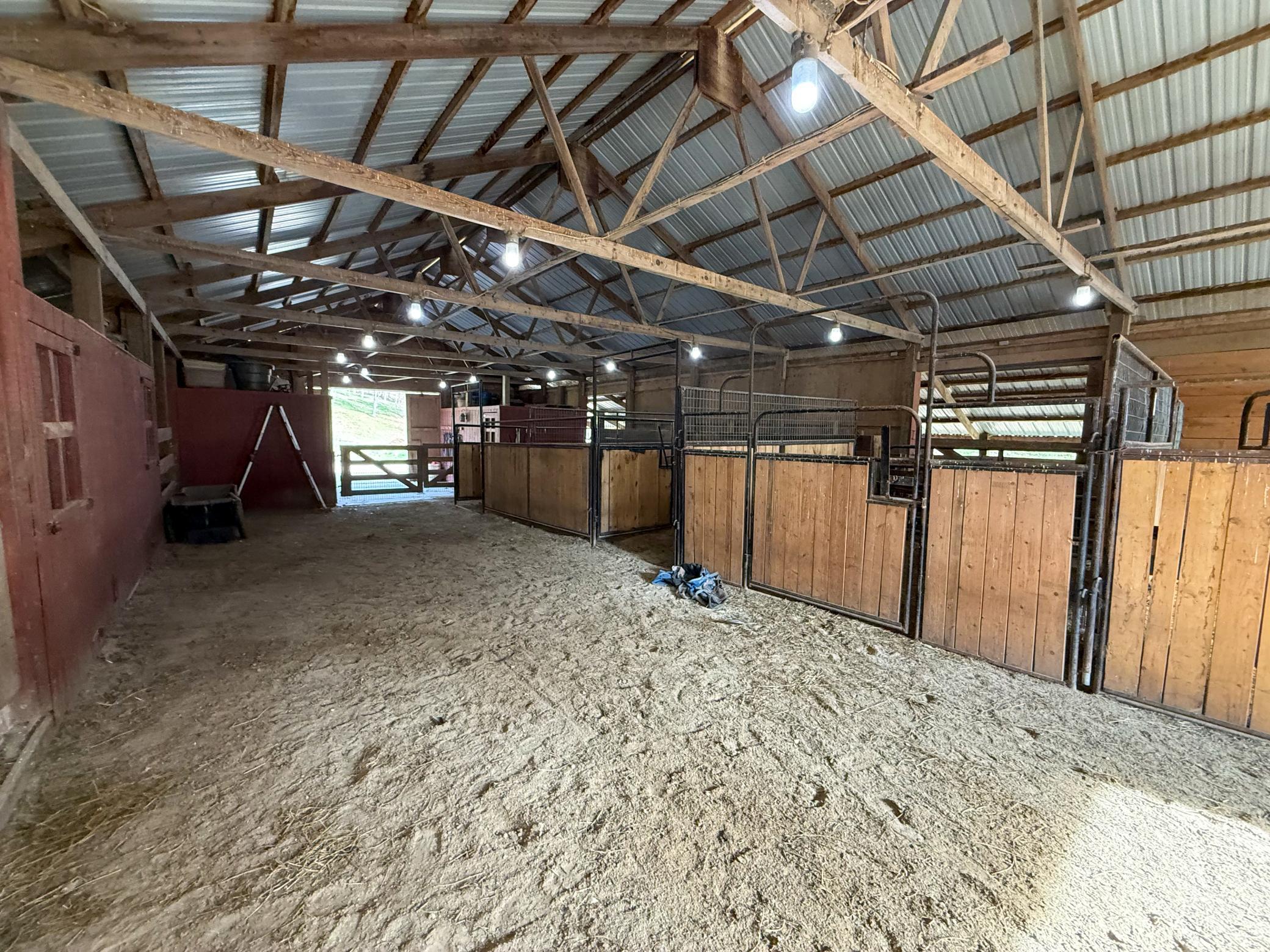 main property photo 16