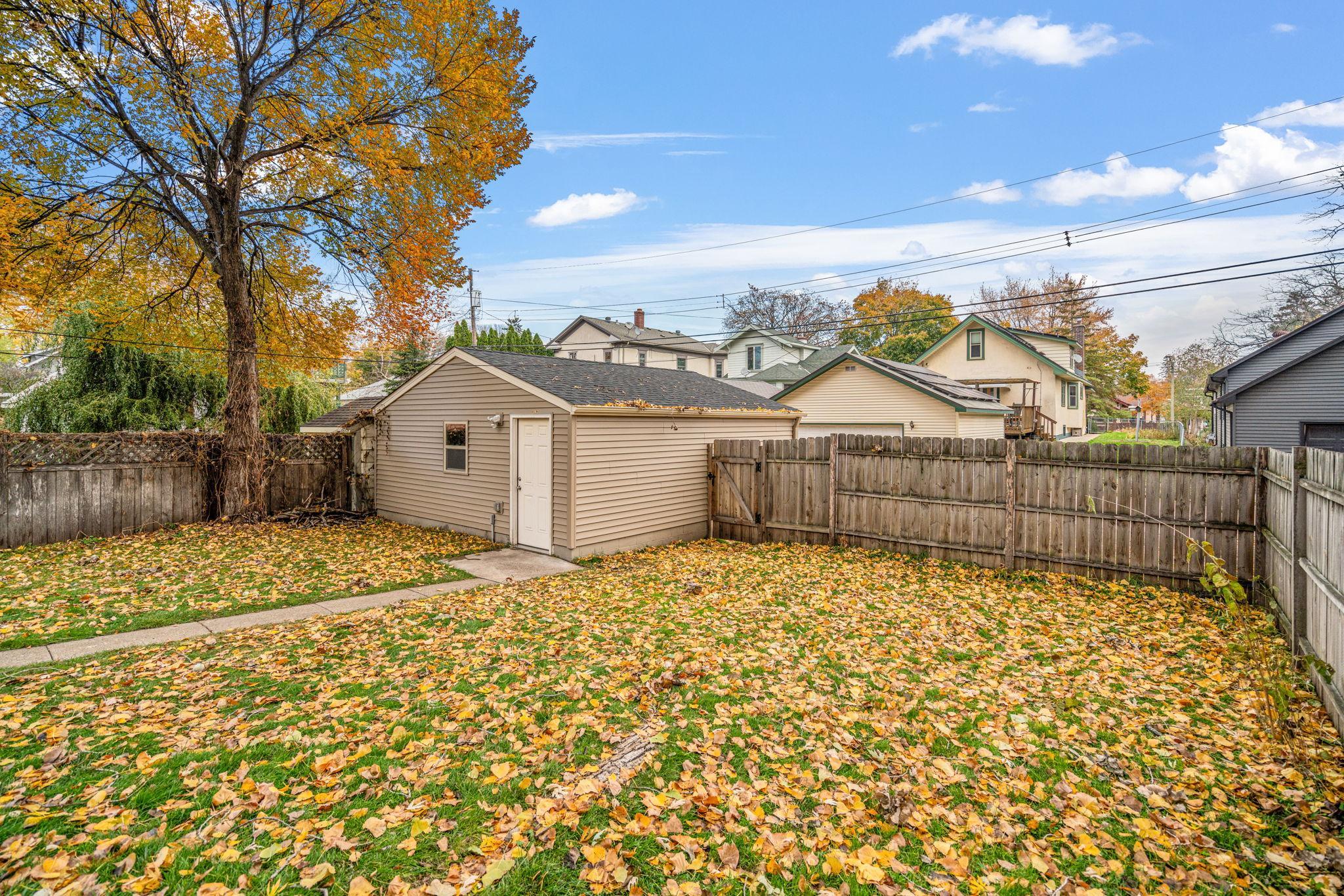 main property photo 23