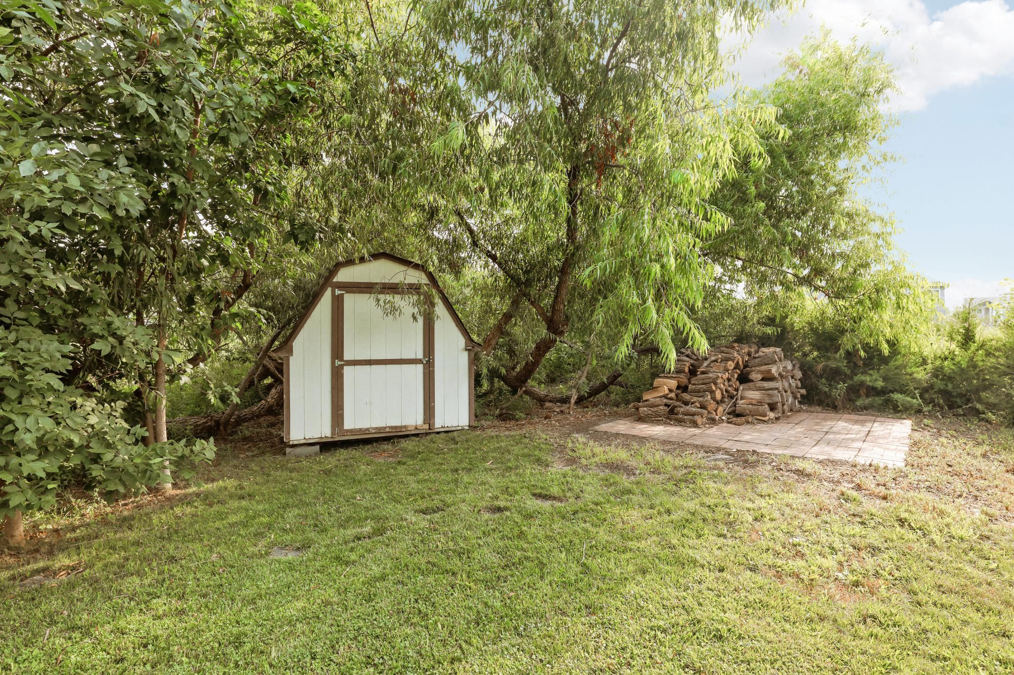 main property photo 34
