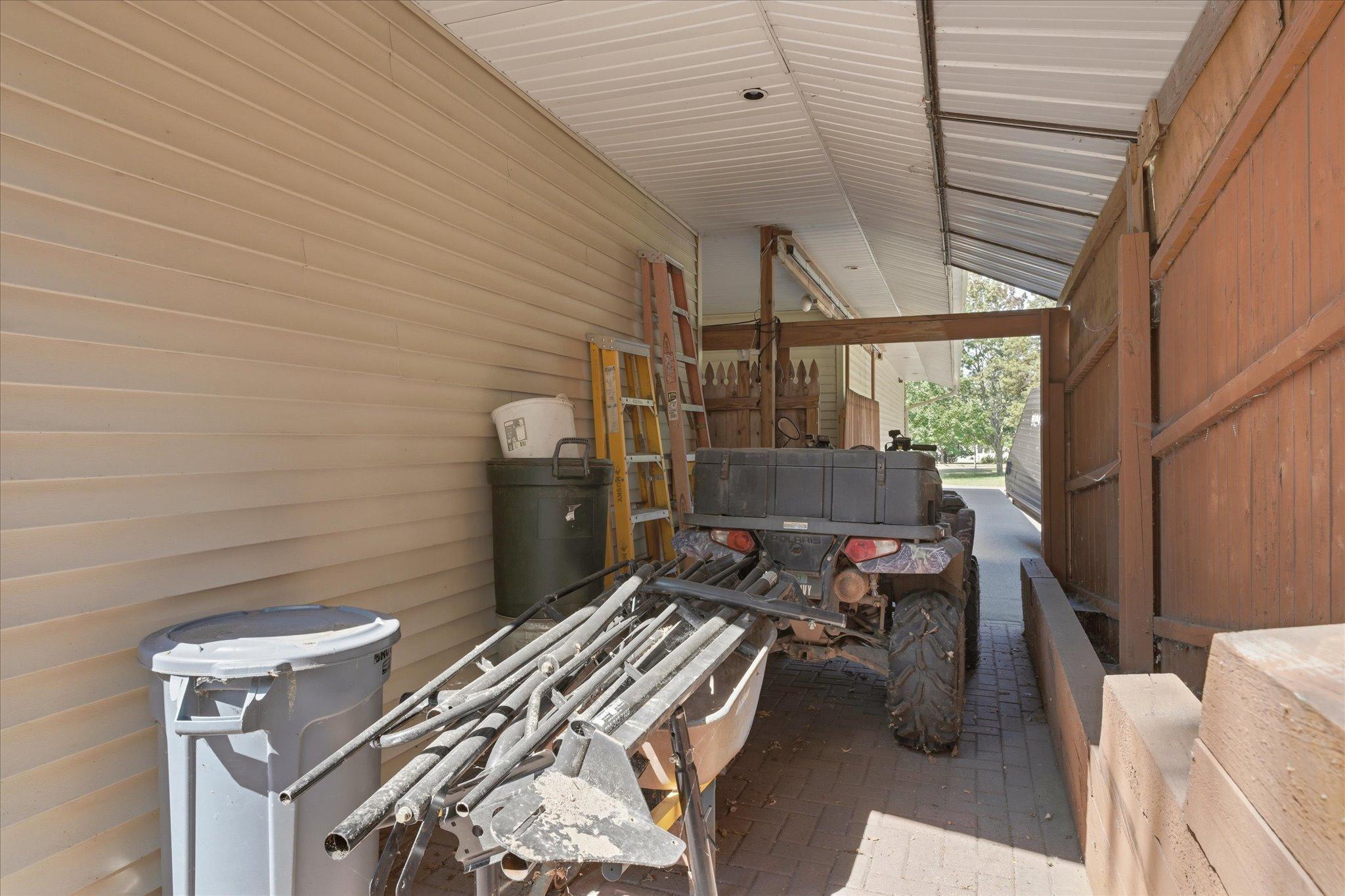 main property photo 50