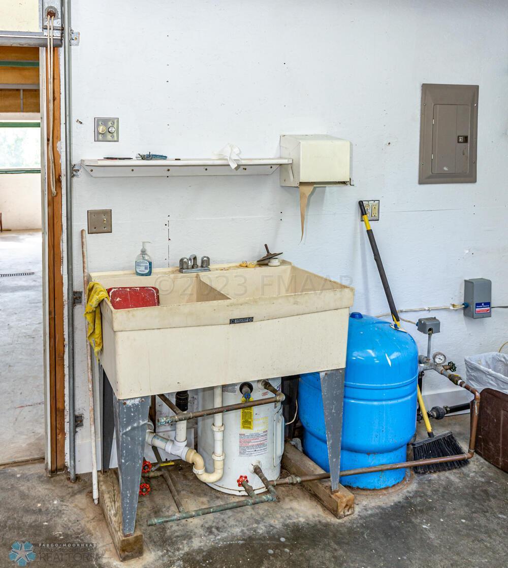 main property photo 17