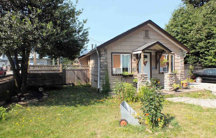 720 Fraser Ave, Hope, BC V0X 1L0
