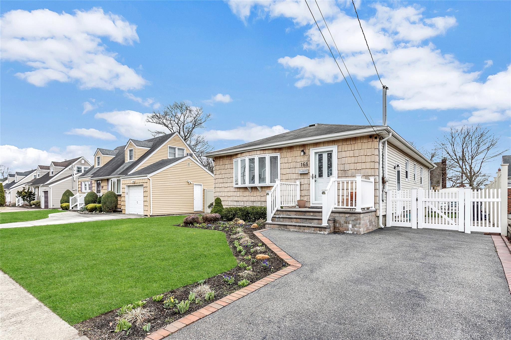 Realty Connect USA | Kerri Passamenti - Licensed Salesperson, Setauket, NY