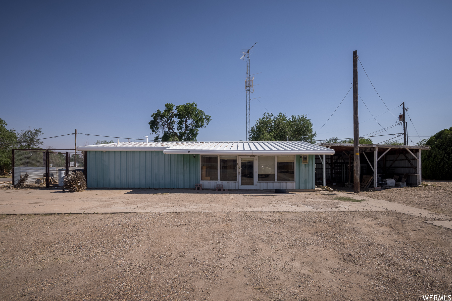 main property photo 25