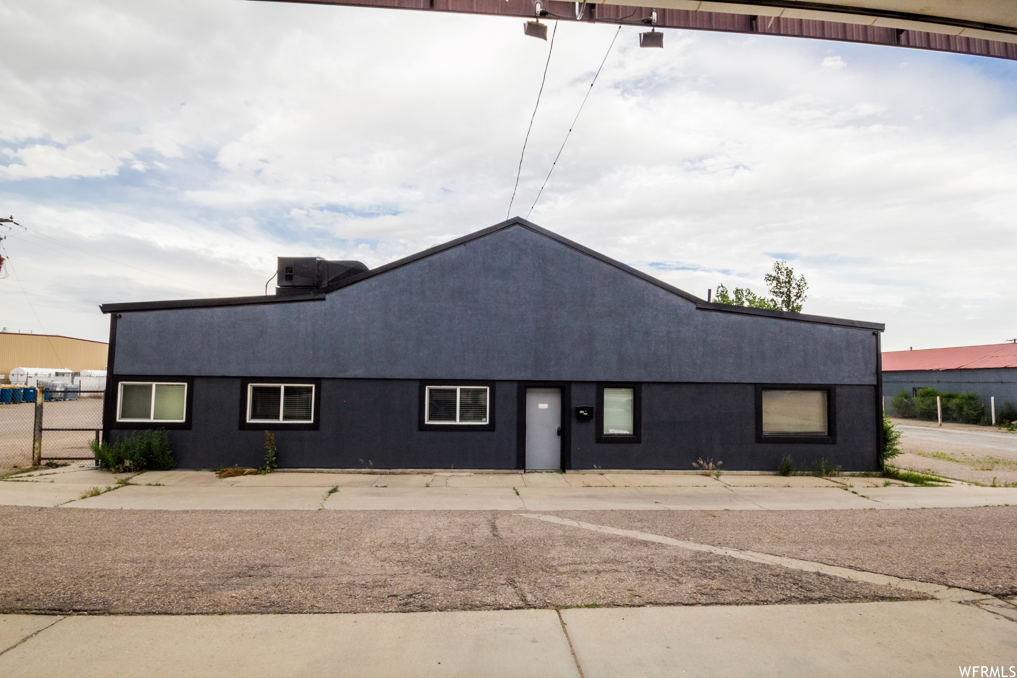 main property photo 11