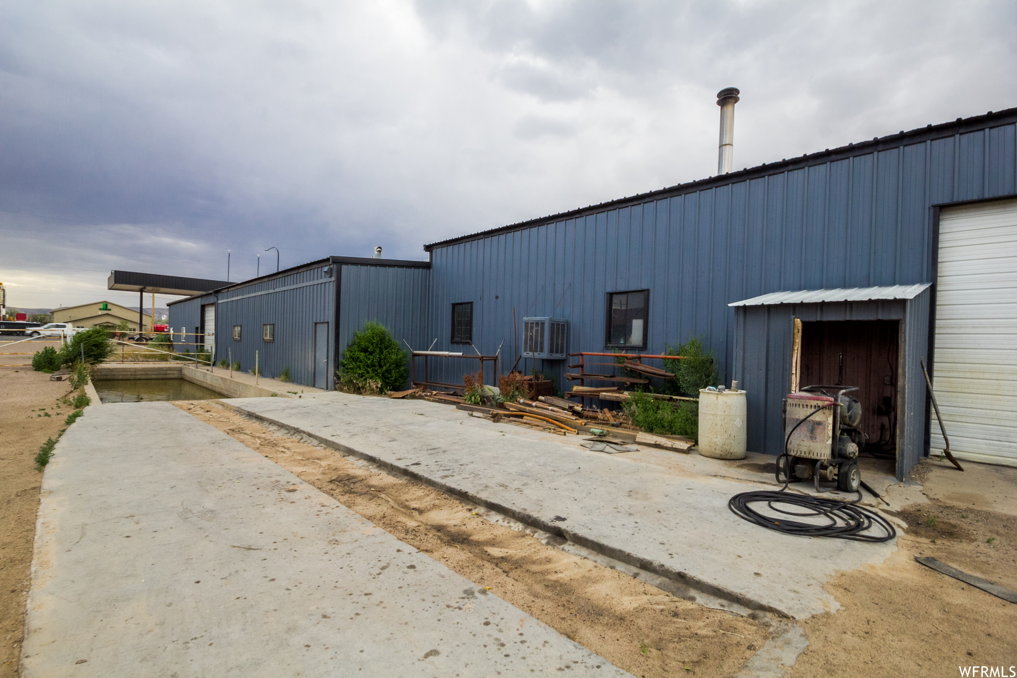 main property photo 23