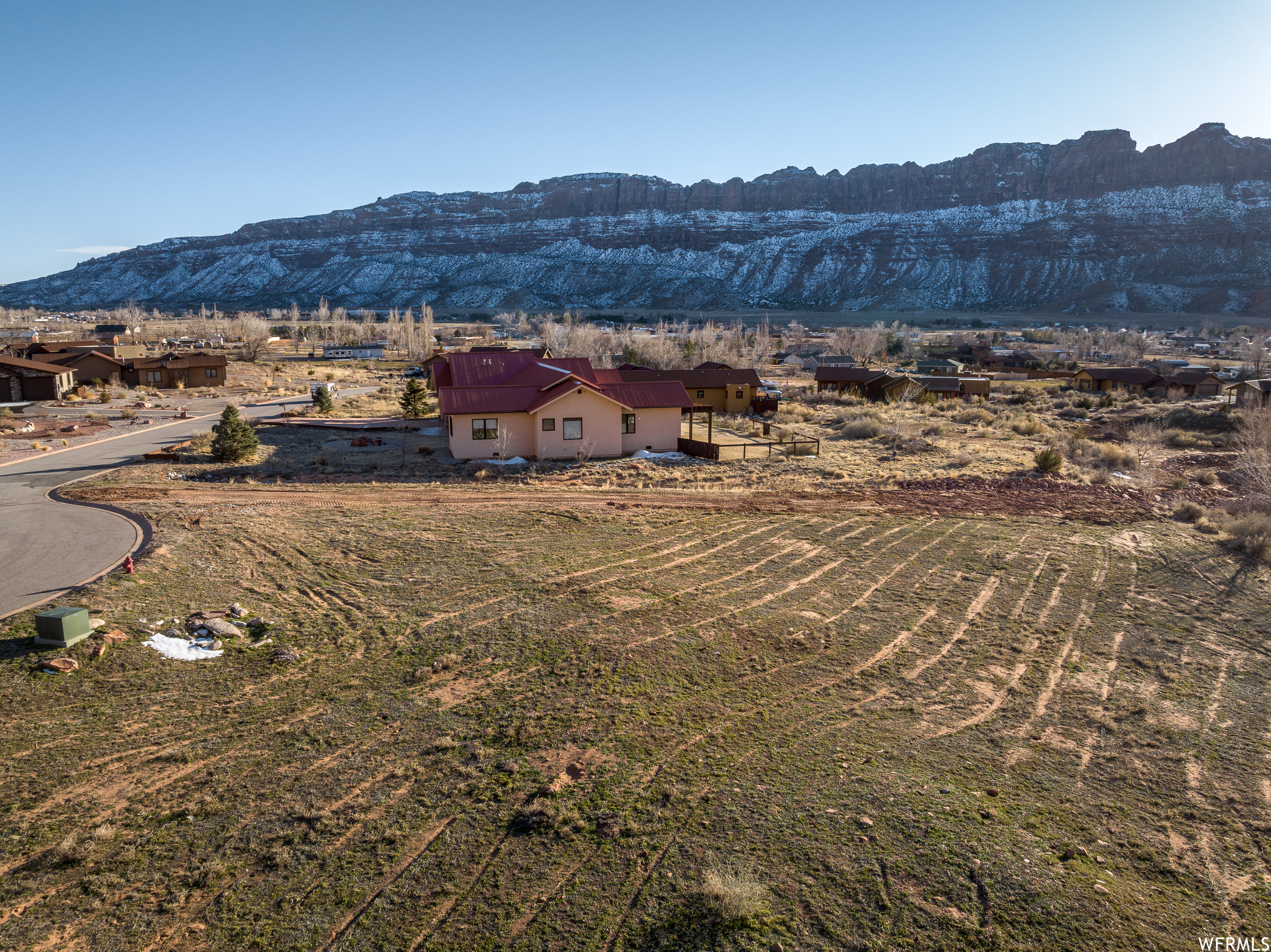 main property photo 13