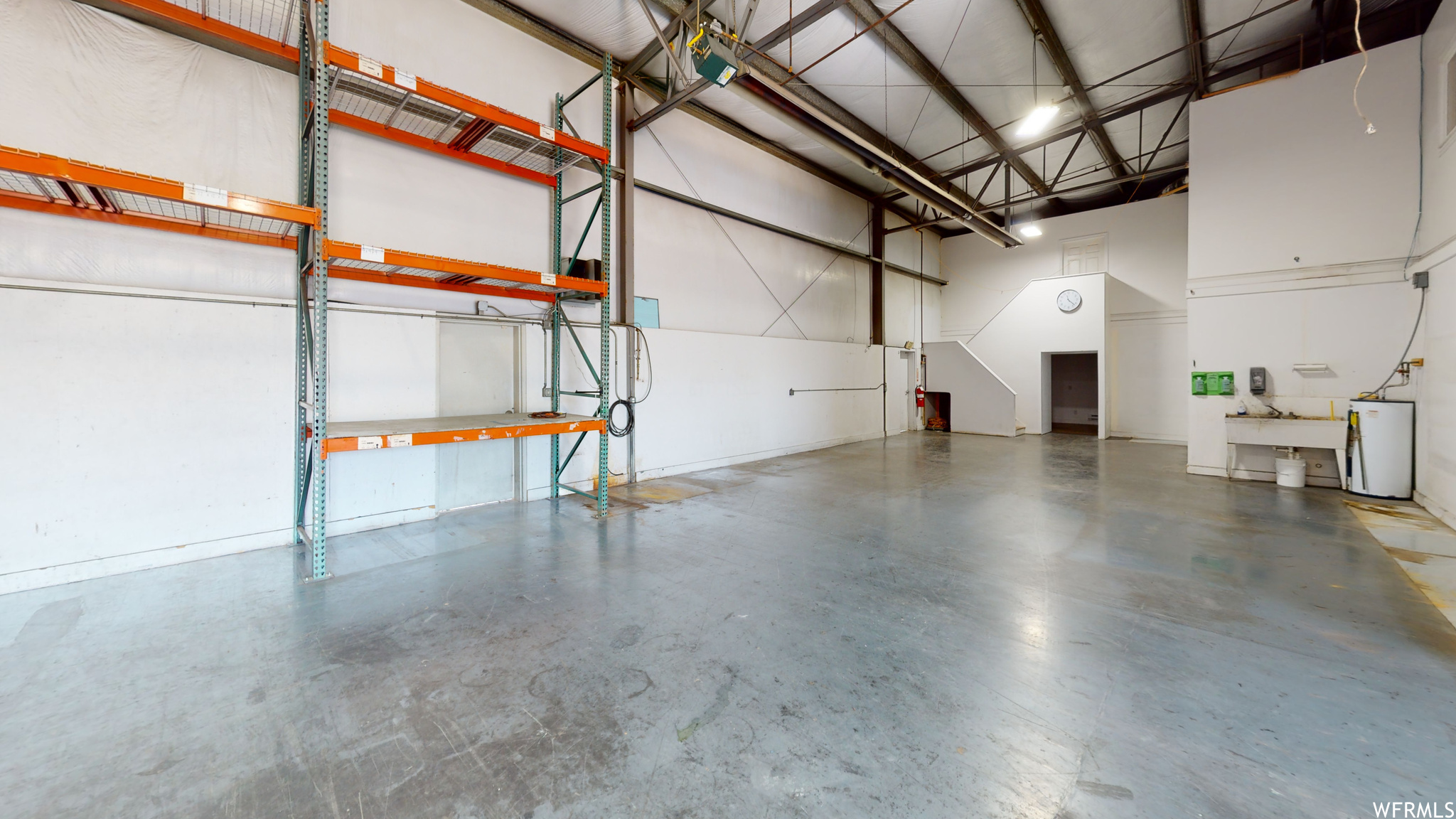 main property photo 10