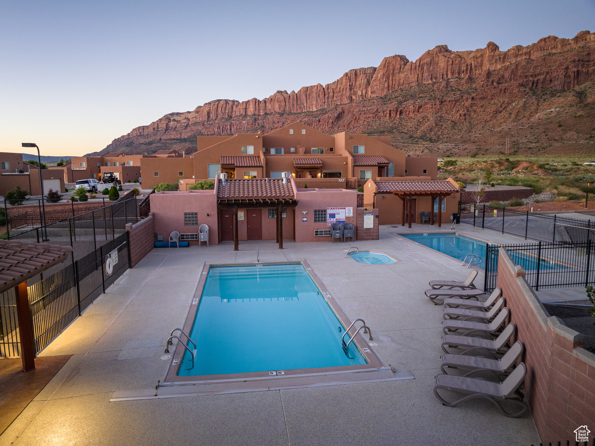 main property photo 33