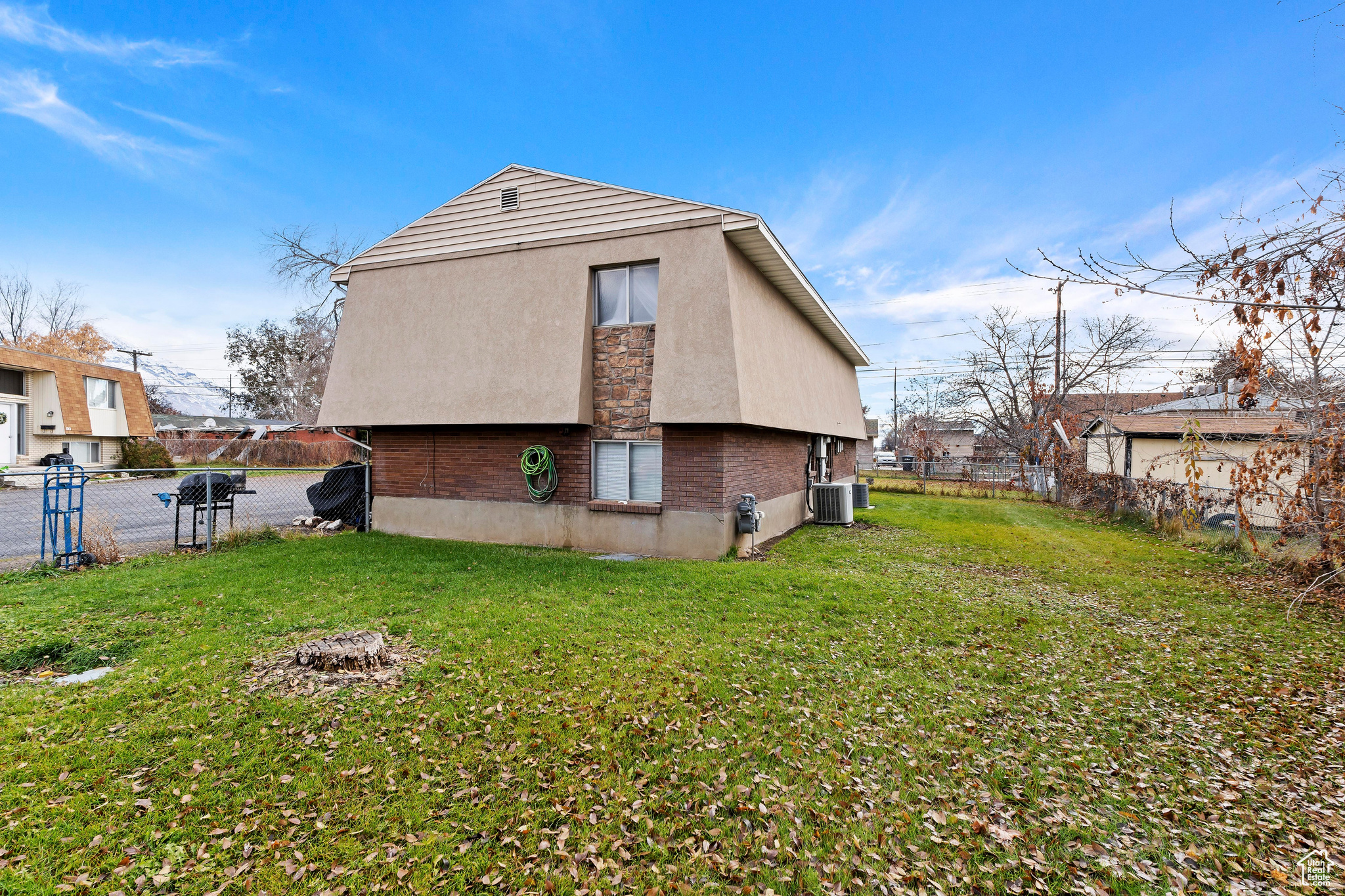 main property photo 31