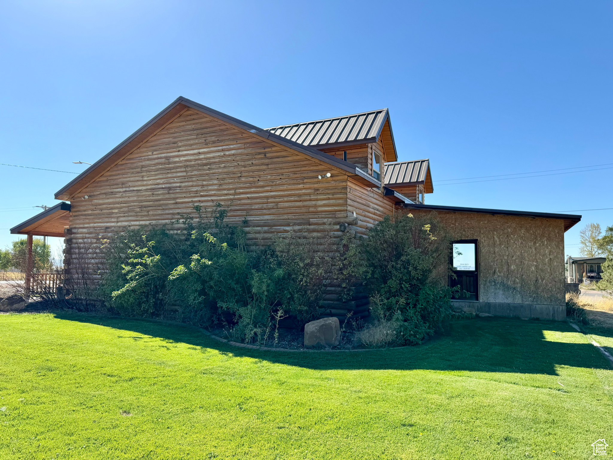 main property photo 40
