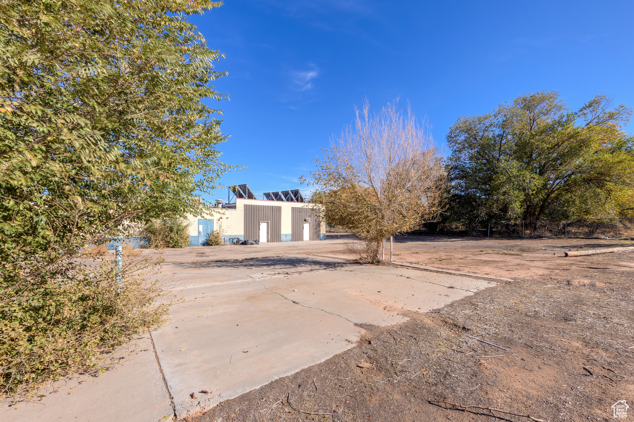 main property photo 14