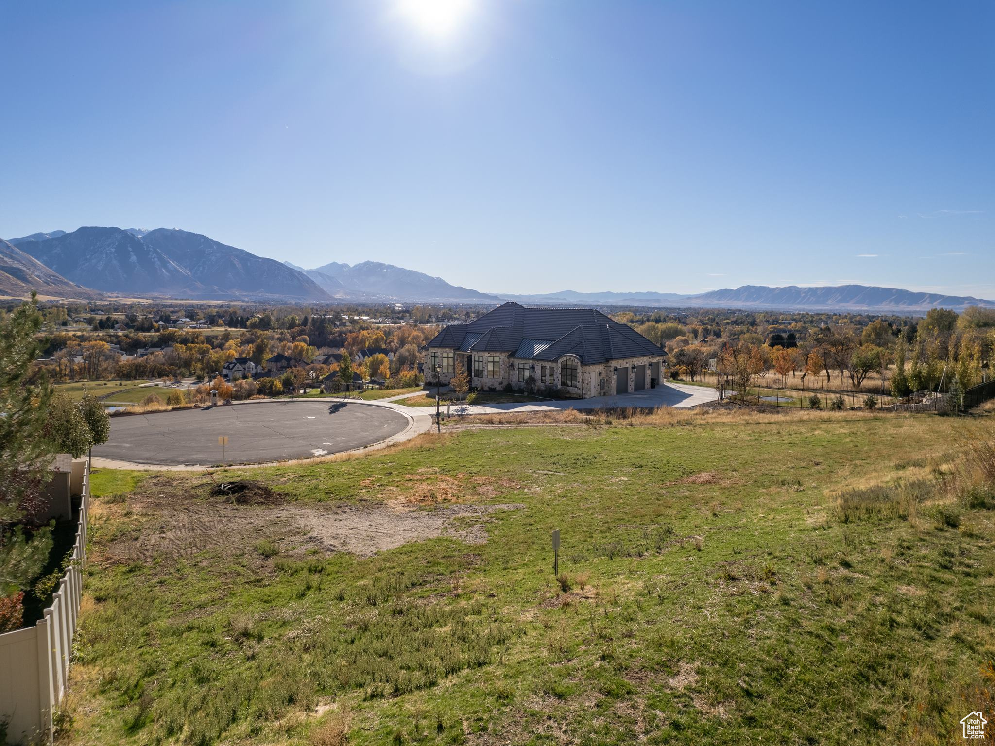 main property photo 7
