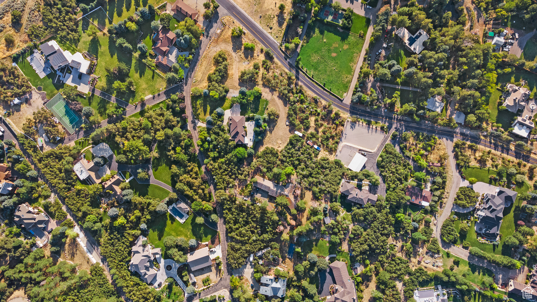 main property photo 40