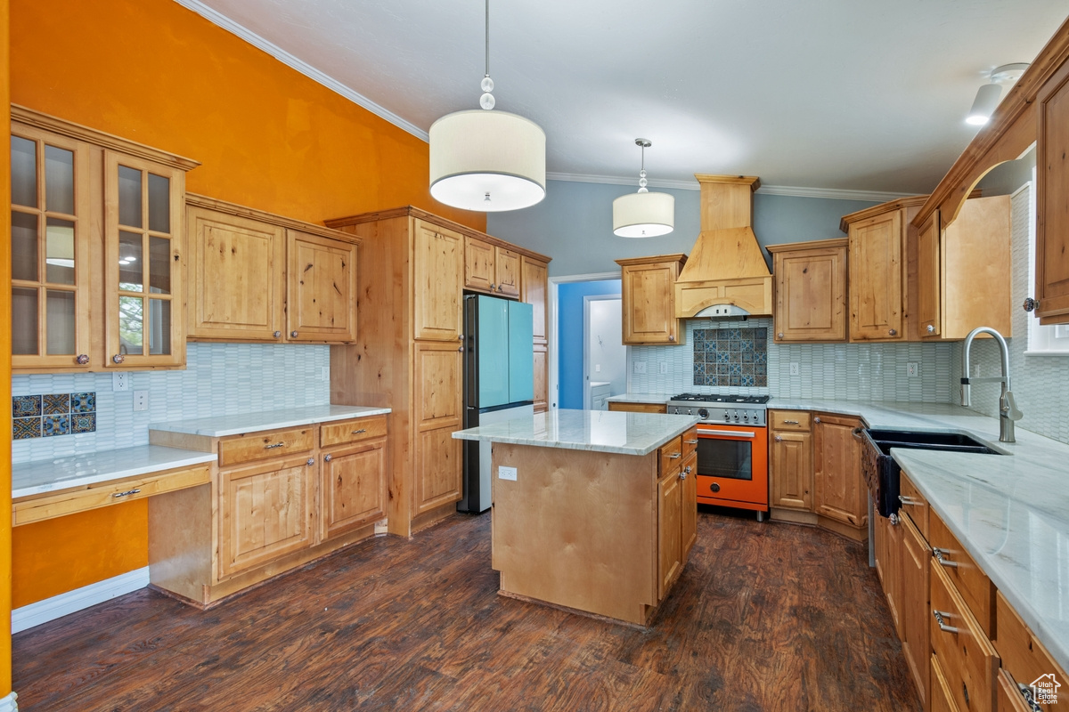 main property photo 19