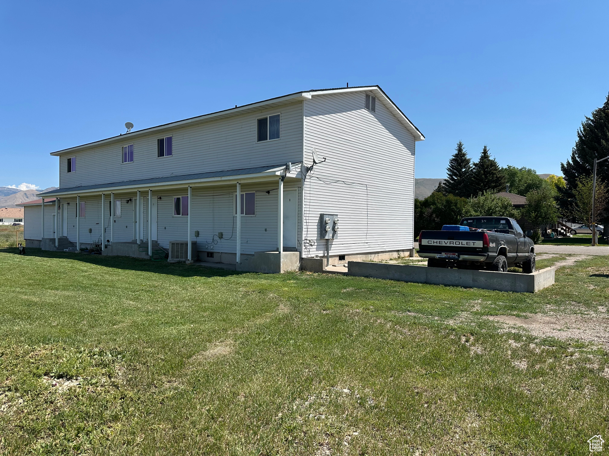 main property photo 6