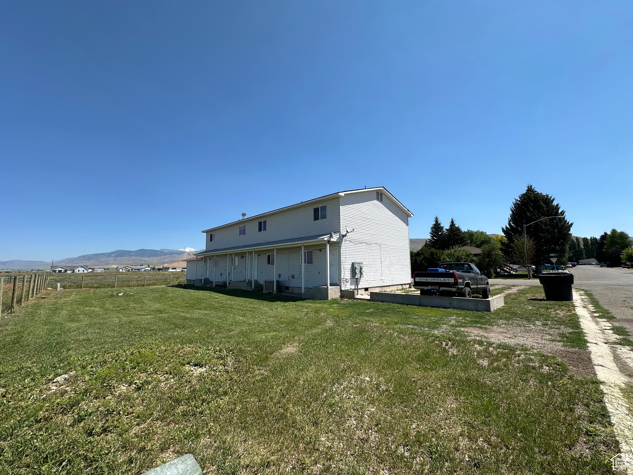 main property photo 7