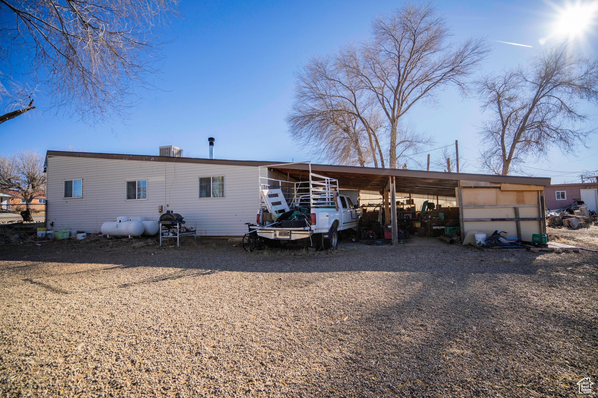 main property photo 50