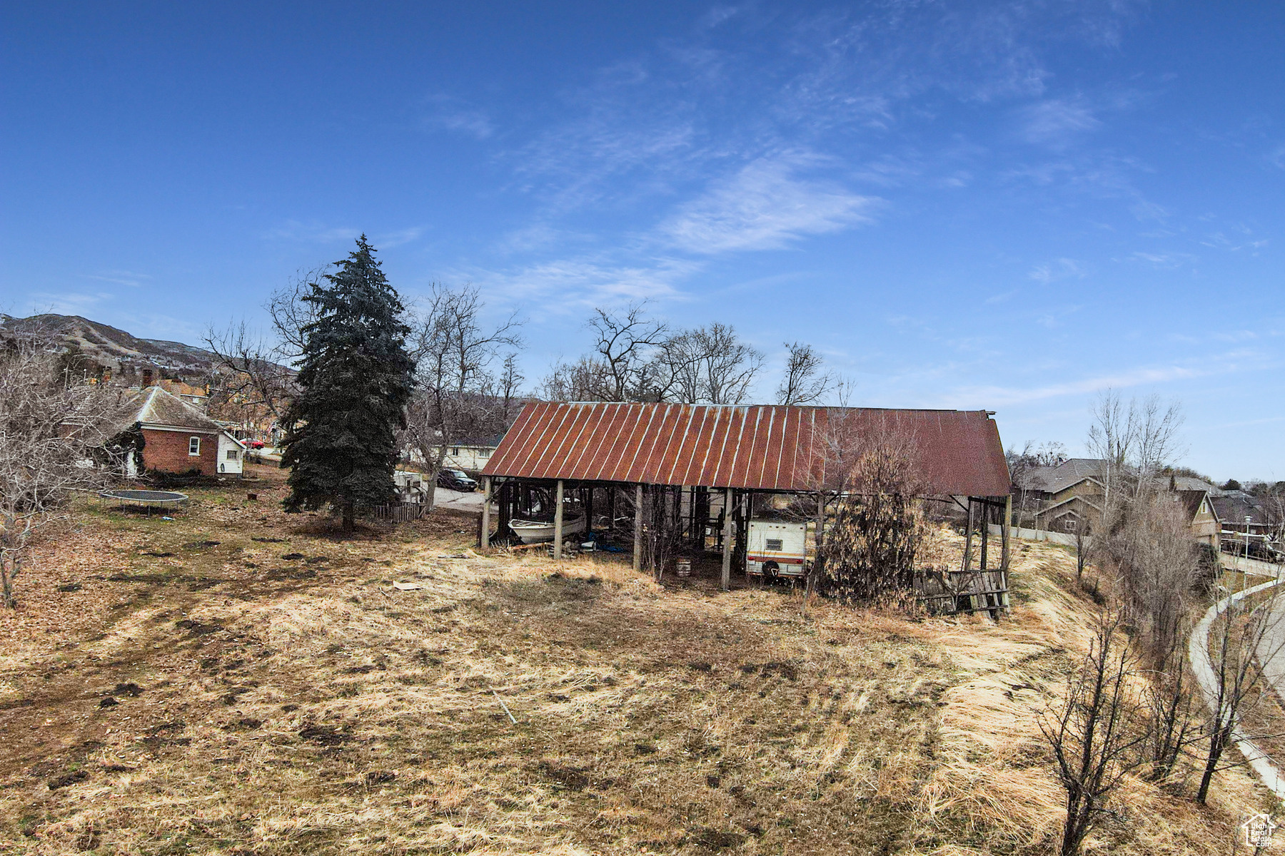 main property photo 31
