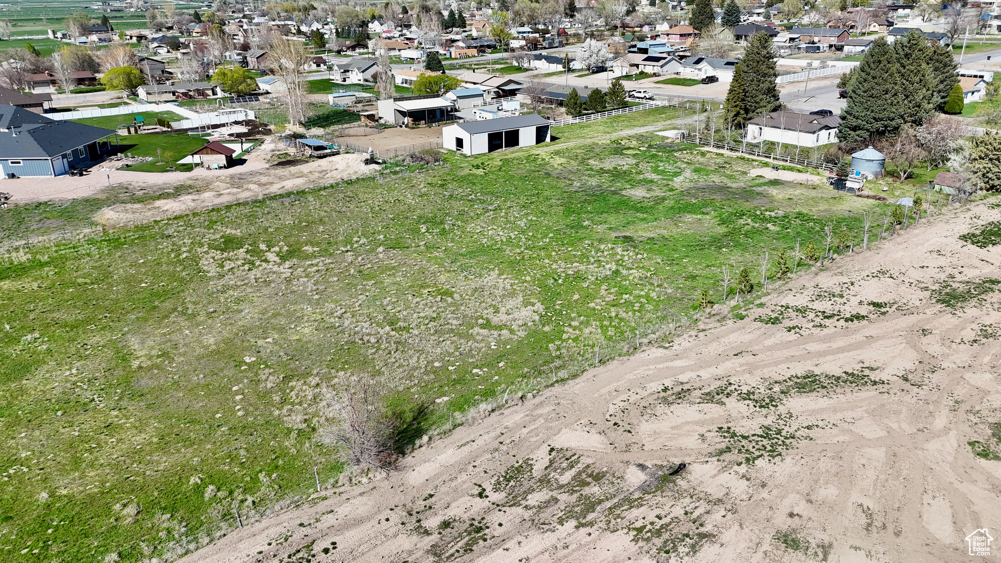 main property photo 13