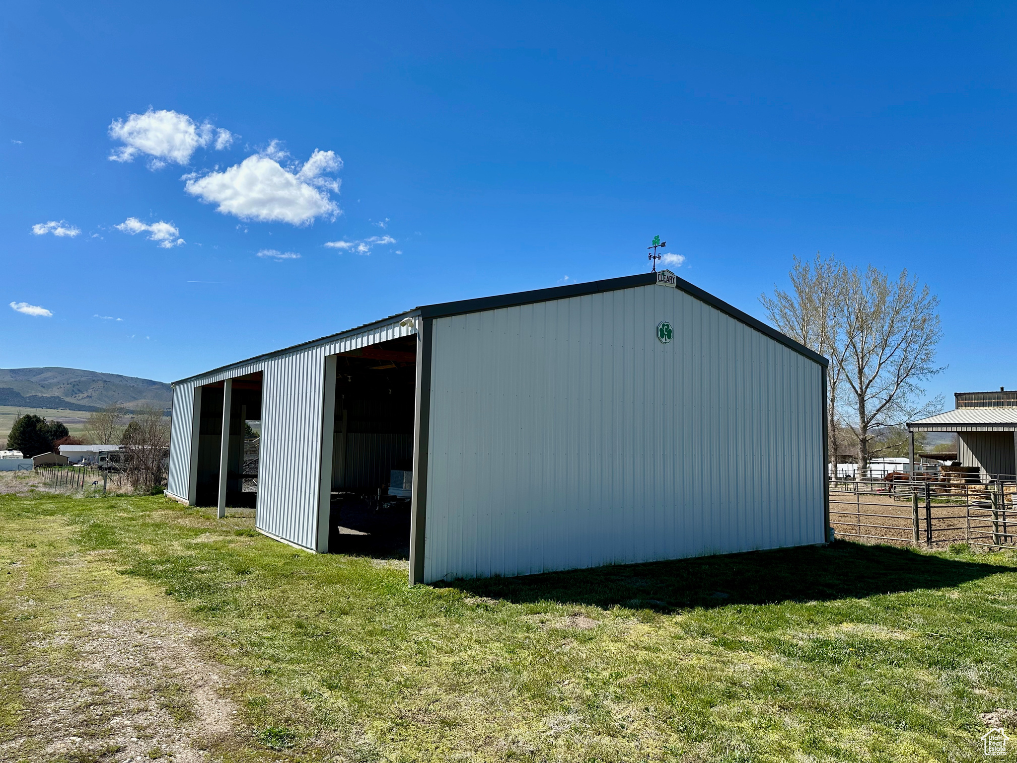 main property photo 6