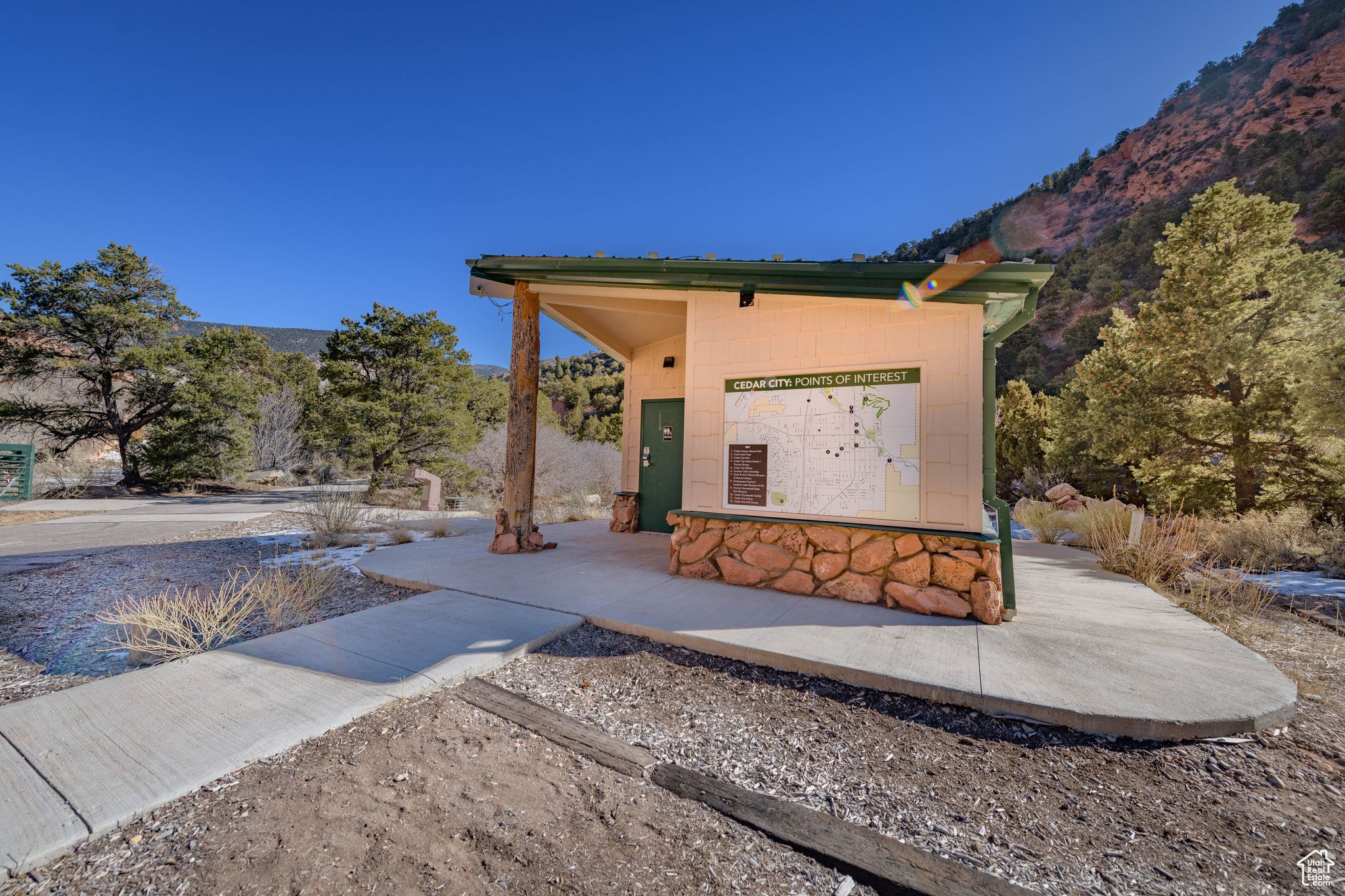 main property photo 23