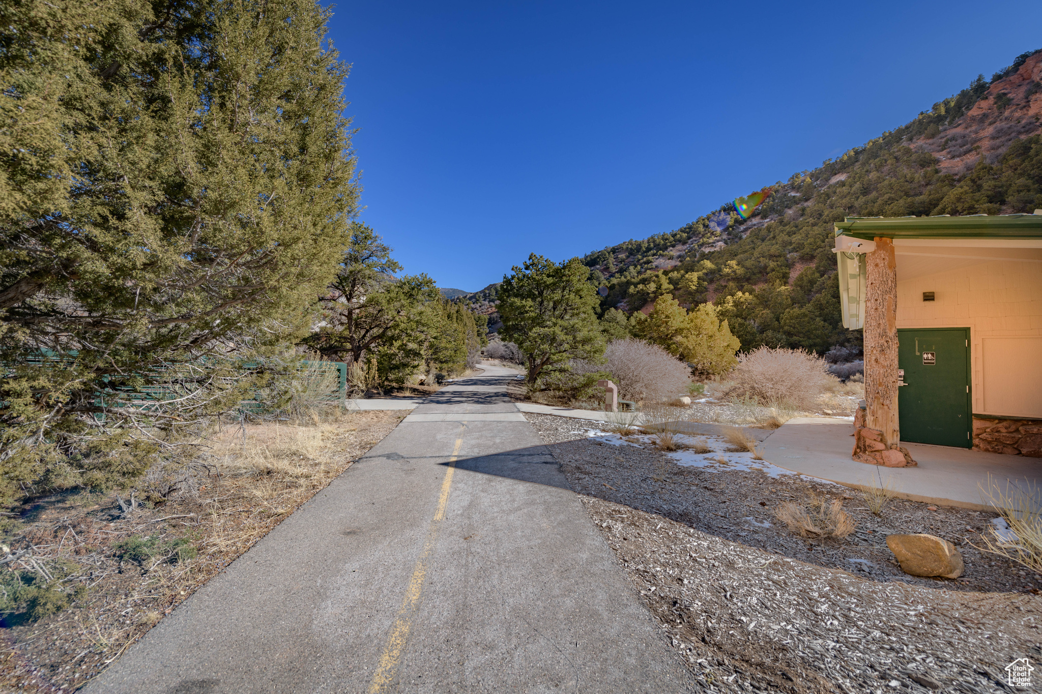 main property photo 25