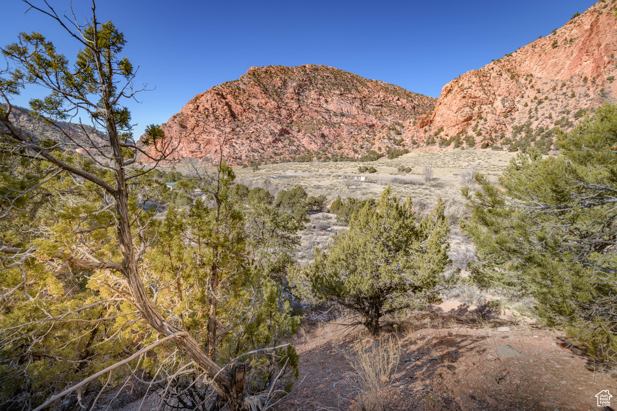 main property photo 31