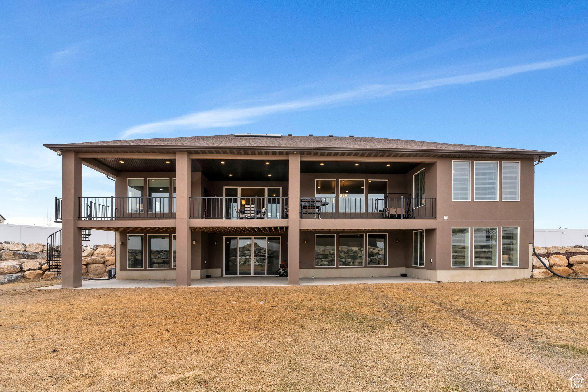 main property photo 32