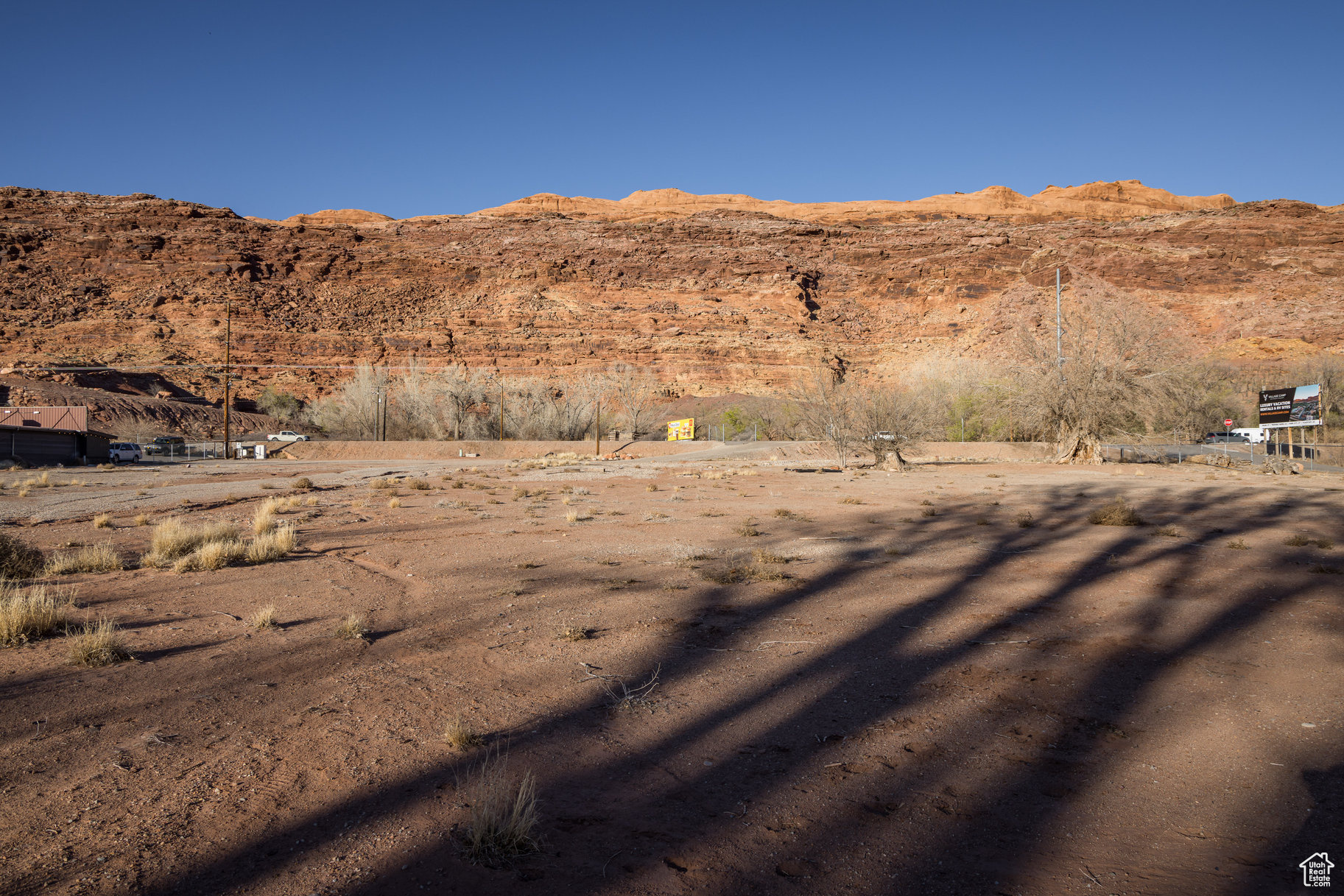 main property photo 27