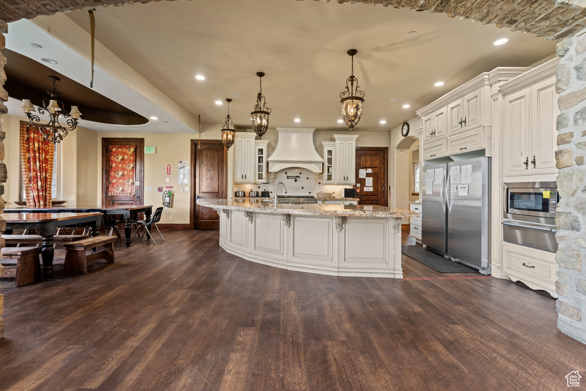 main property photo 18