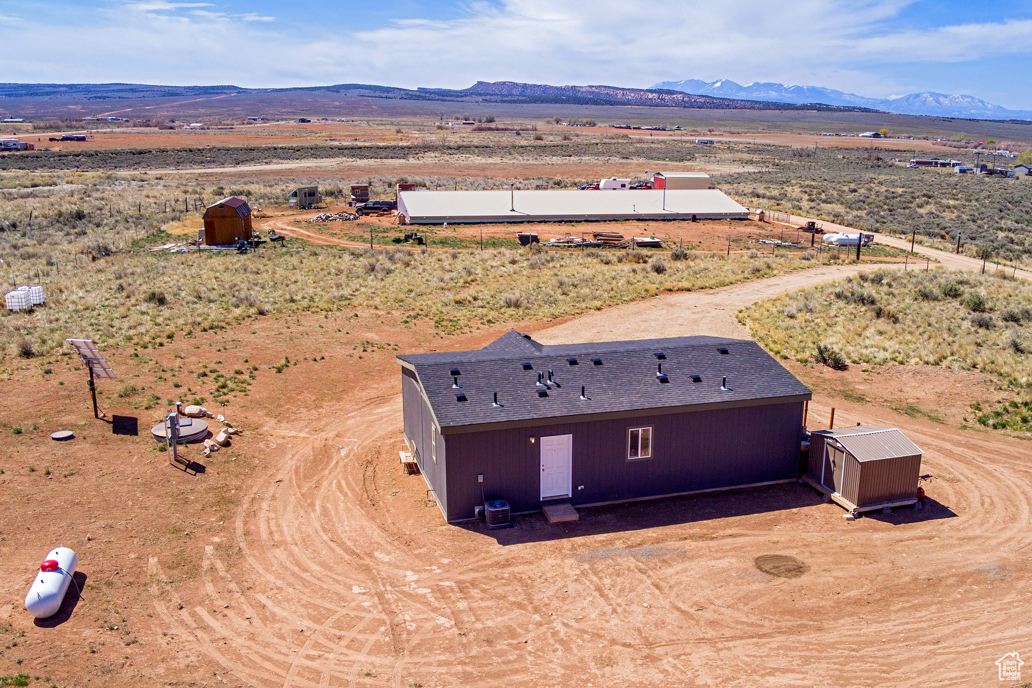 main property photo 6