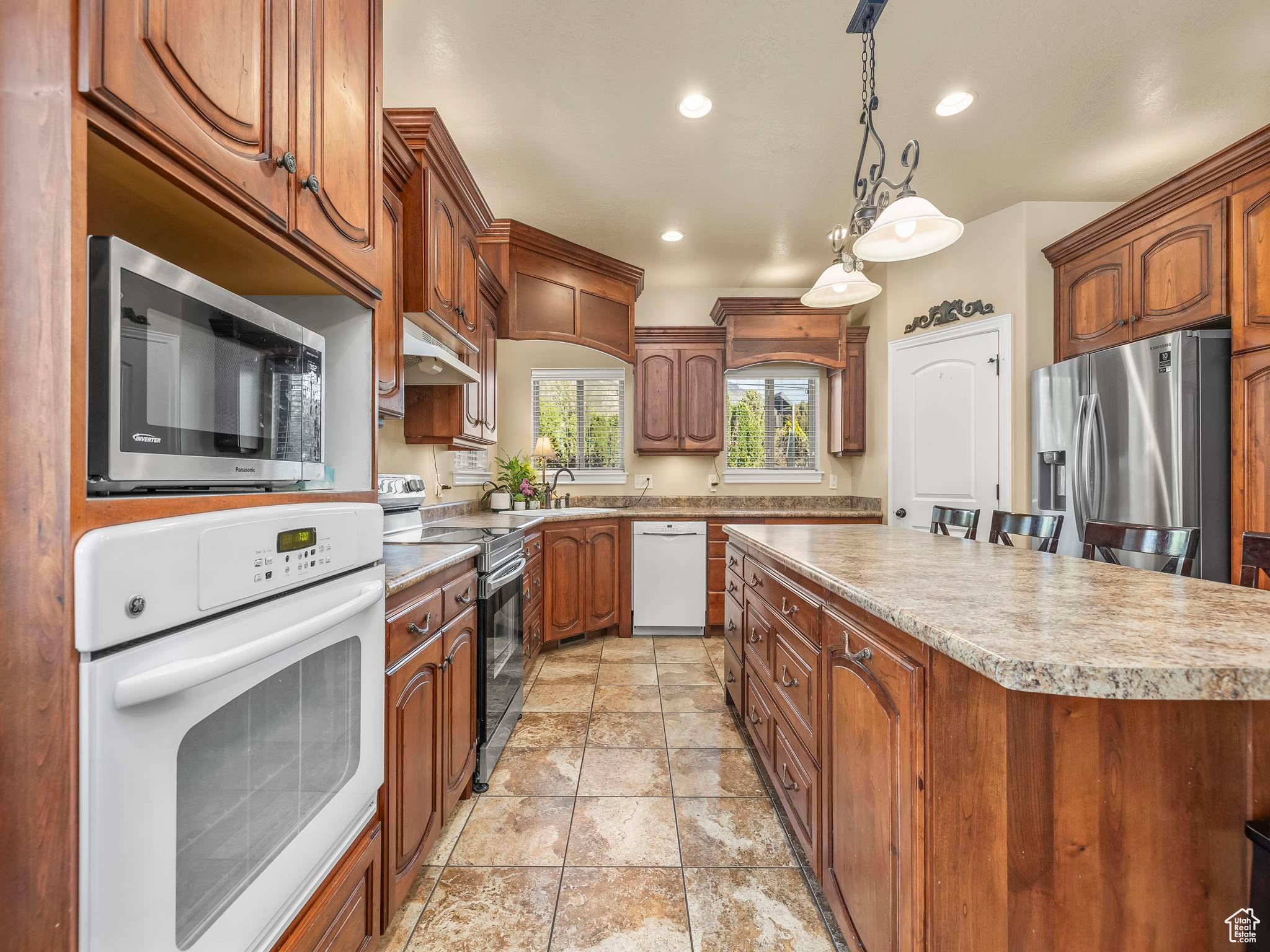 main property photo 14