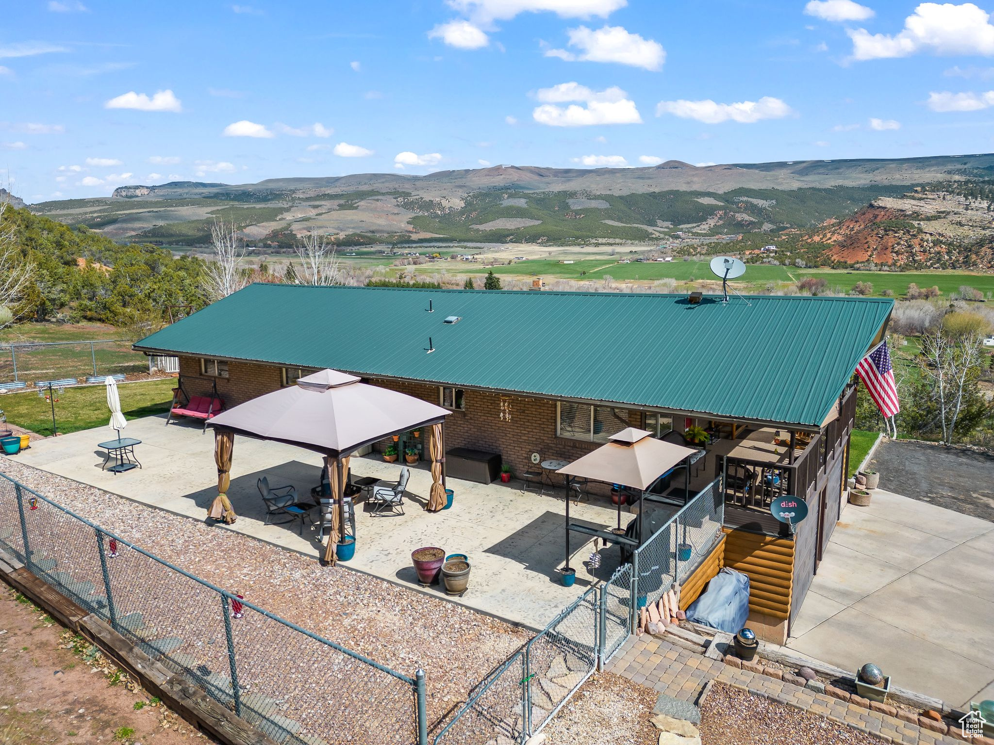 main property photo 44