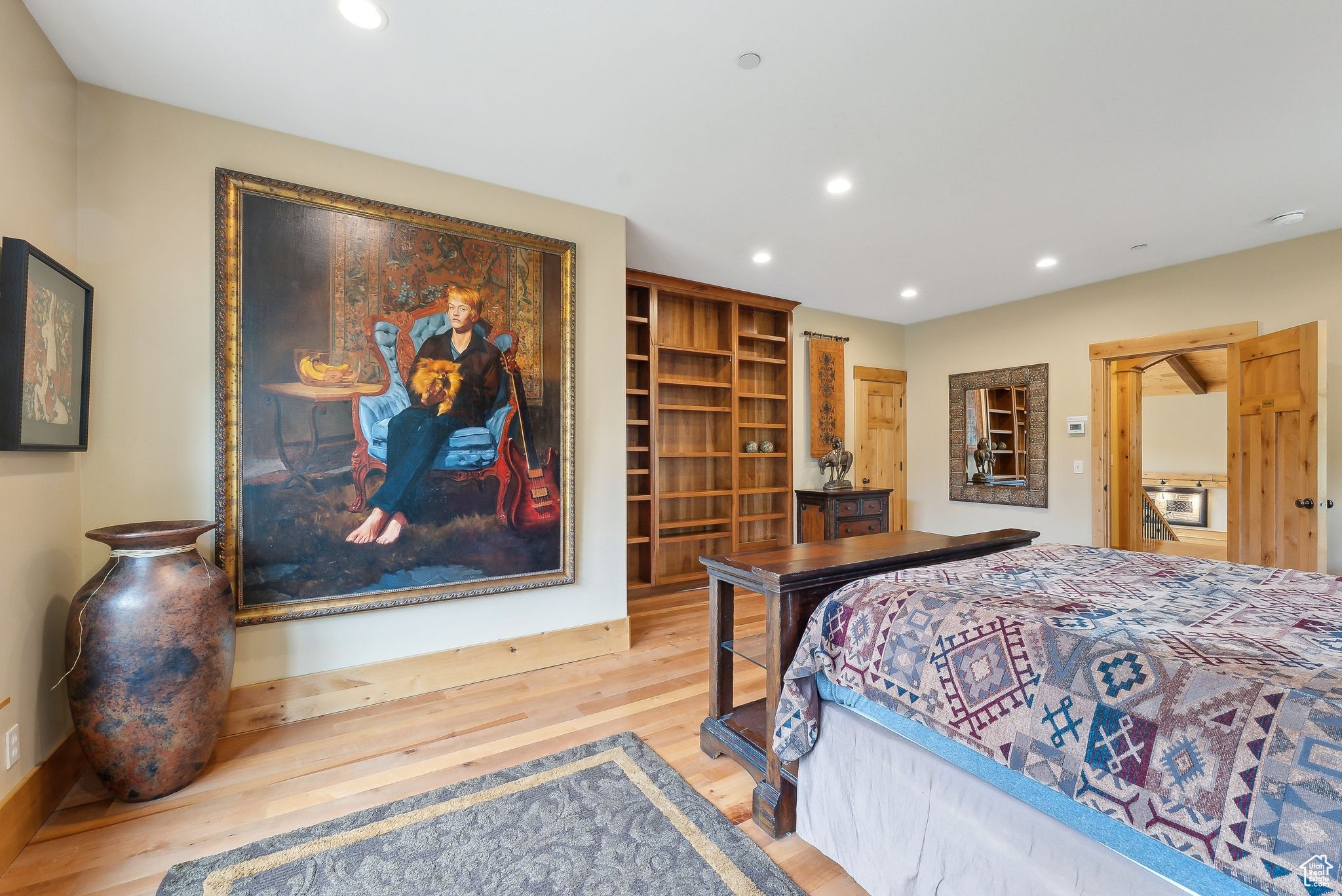 main property photo 30