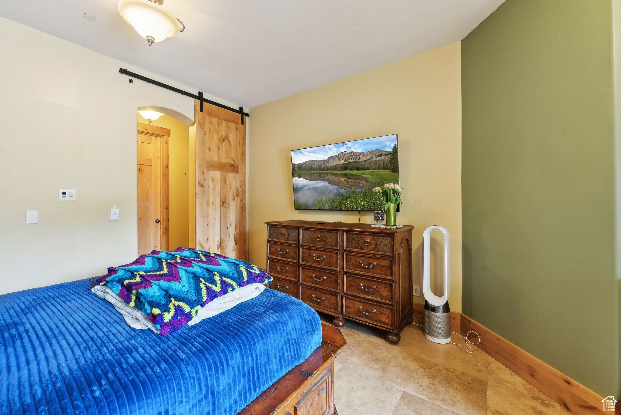 main property photo 50