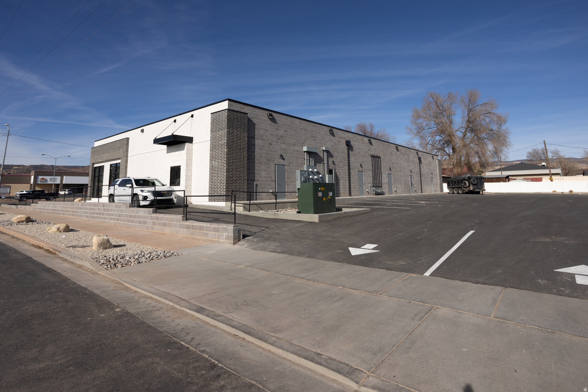 main property photo 38