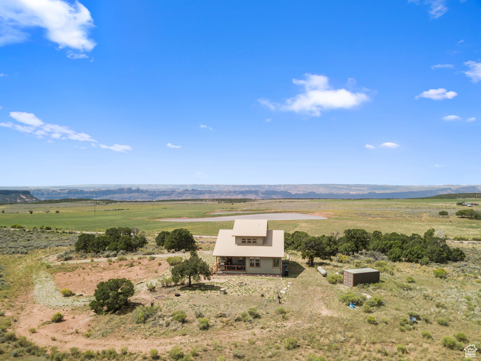 main property photo 40